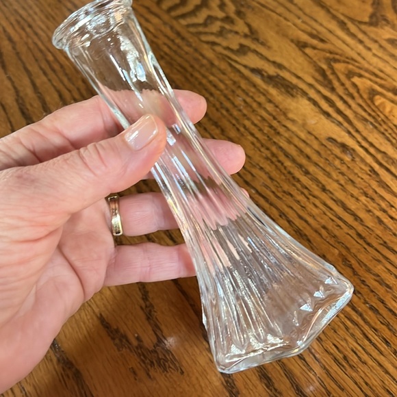 Small vintage bud vase marked EO BRODY CO 175 CLEVELAND OHIO USA clear glass - Picture 1 of 9